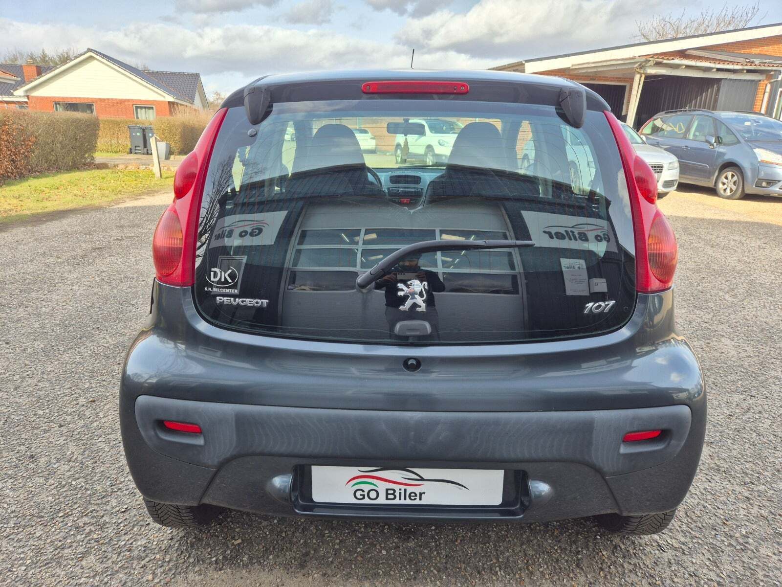 Grøn Peugeot 107 fra 2011