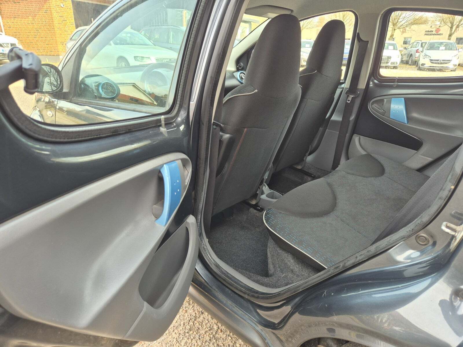 Grøn Peugeot 107 fra 2011