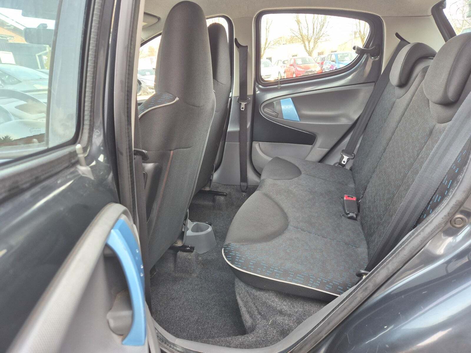 Grøn Peugeot 107 fra 2011