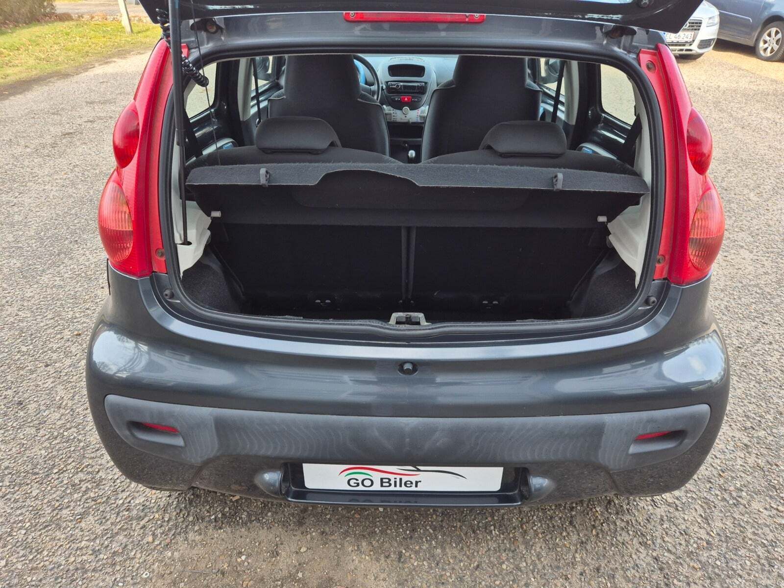 Grøn Peugeot 107 fra 2011