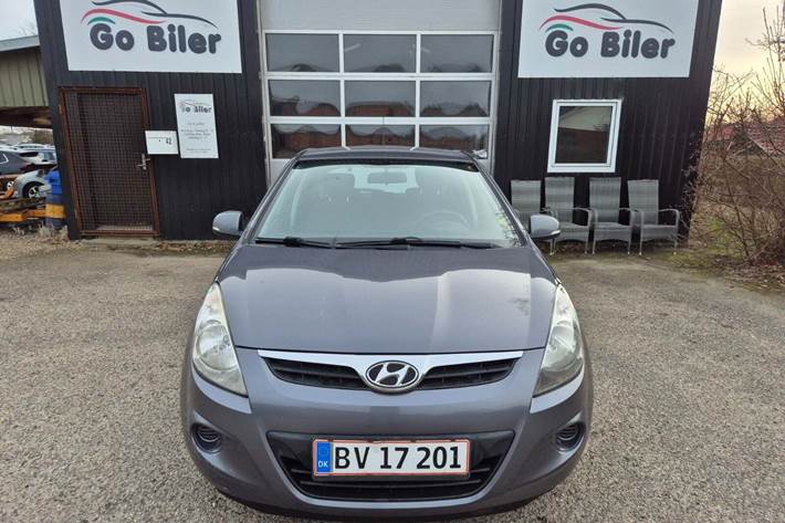 Grøn Hyundai i20 fra 2012