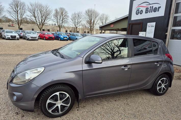 Grøn Hyundai i20 fra 2012