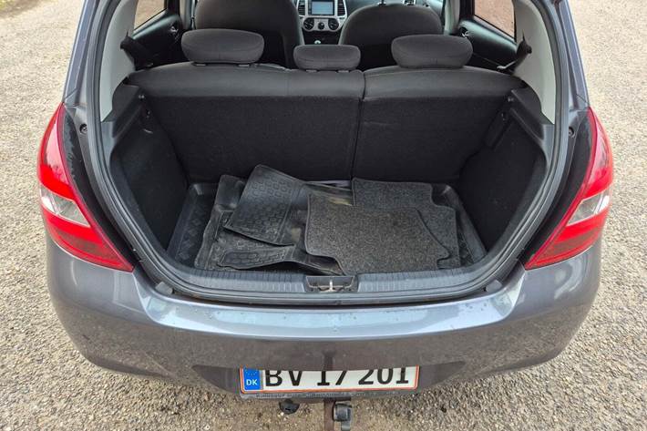 Grøn Hyundai i20 fra 2012