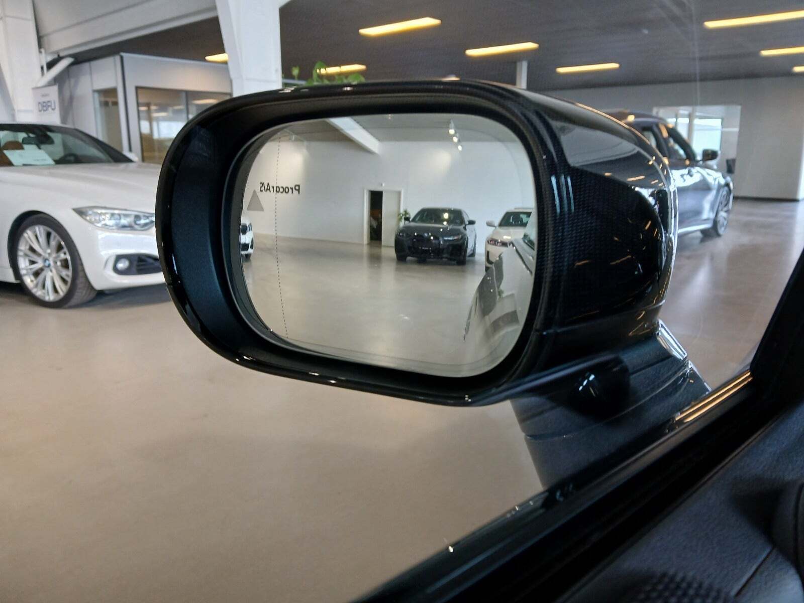 Hvid Mini Cooper SE fra 2025