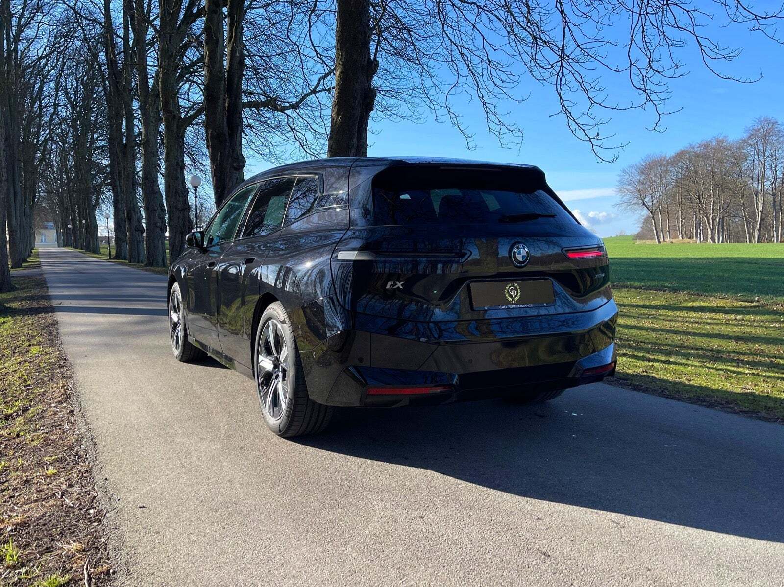 Sort BMW iX fra 2023