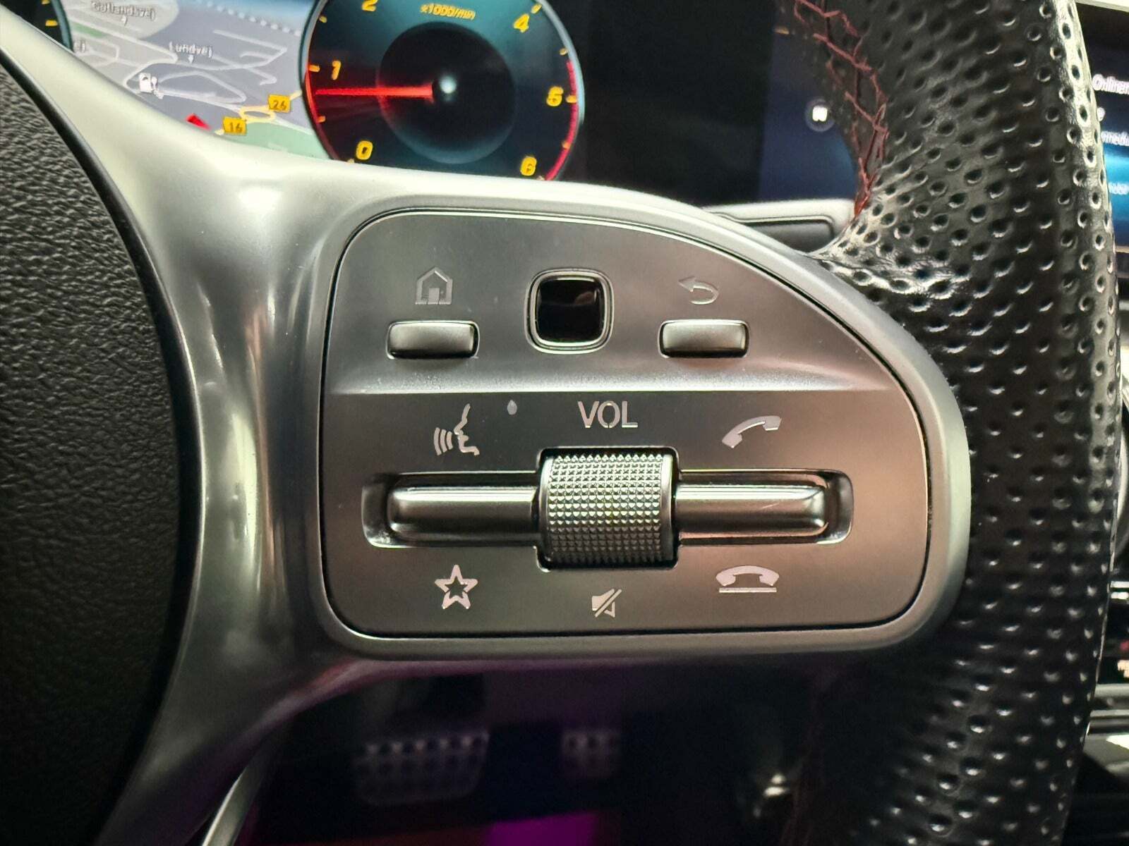 Sort Mercedes A200 d fra 2020