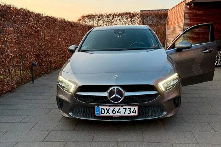 Grå Mercedes A220 d fra 2019