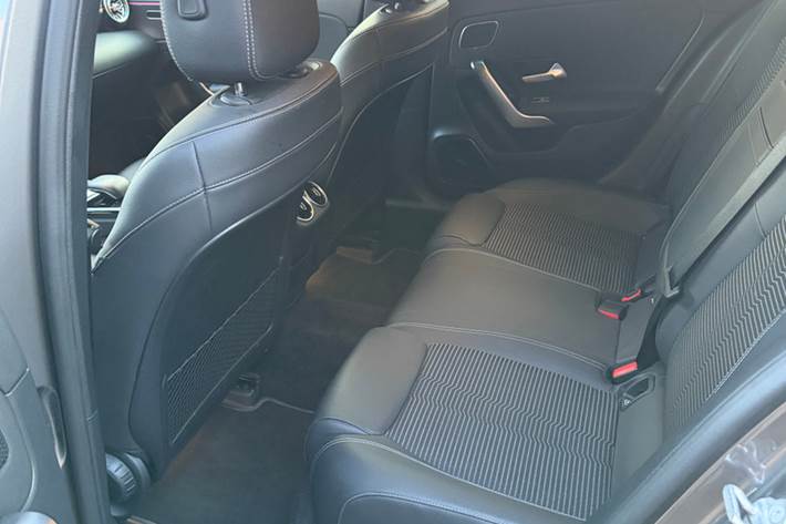 Grå Mercedes A220 d fra 2019