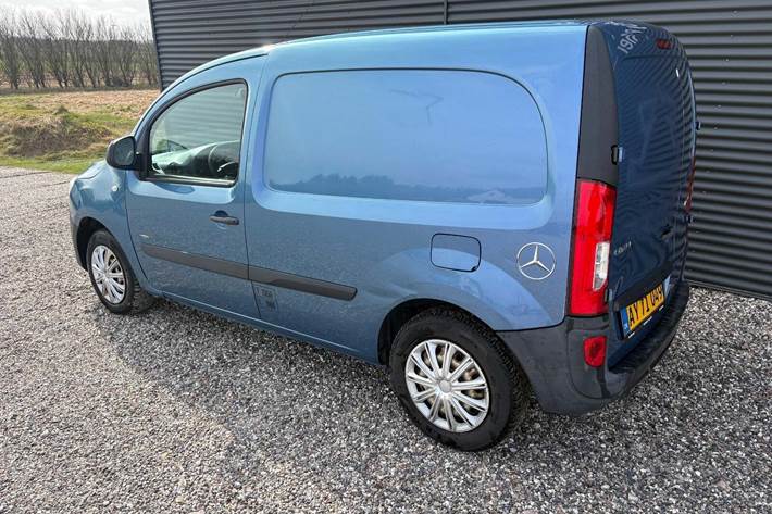 Blå Mercedes Citan 109 fra 2016
