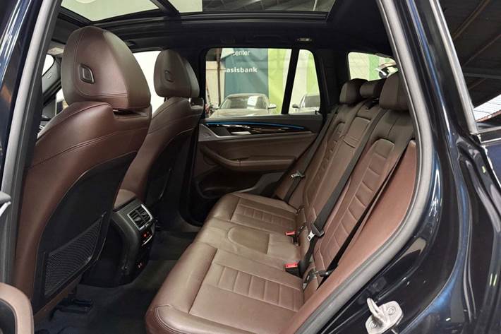 Sort BMW iX3 fra 2022