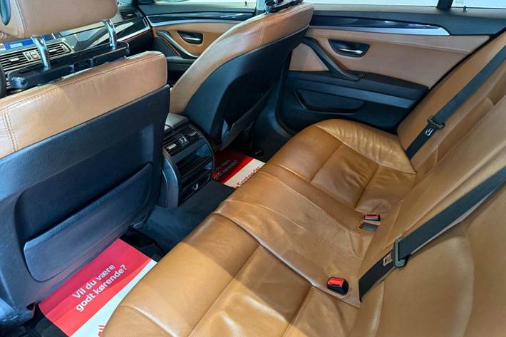 Beige BMW 520d fra 2013