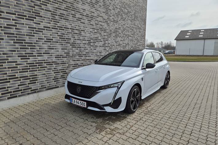 Hvid Peugeot E-308 fra 2023