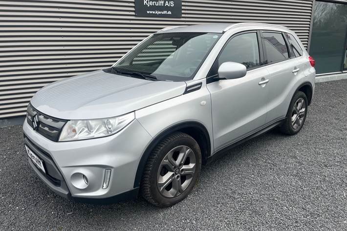 Sølv Suzuki Vitara fra 2016