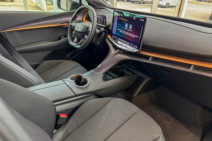 Blå Cupra Tavascan fra 2025