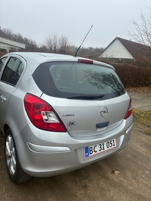 Opel Corsa 1,2 16v 5 d