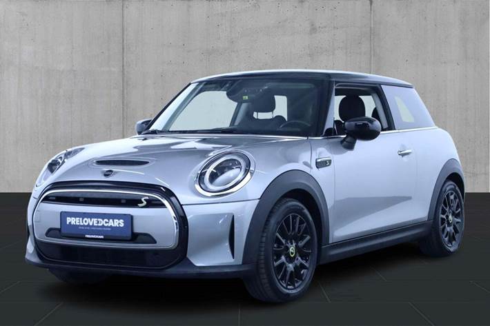 Grå Mini Cooper SE fra 2023 set udefra
