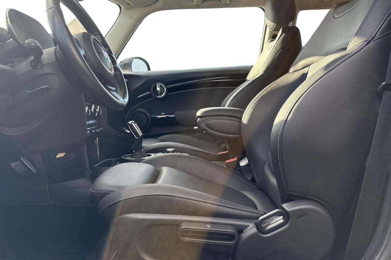 Grå Mini Cooper SE fra 2023