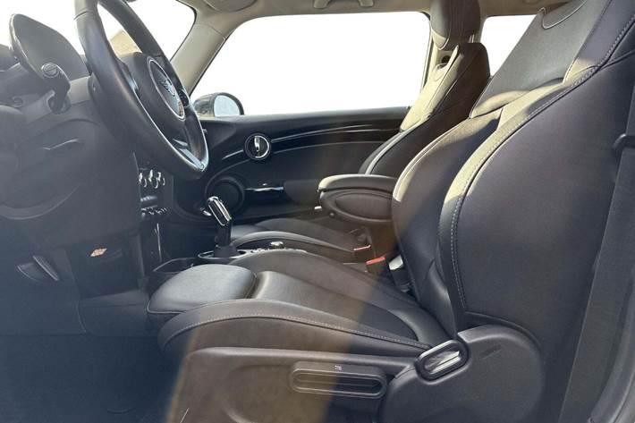 Grå Mini Cooper SE fra 2023