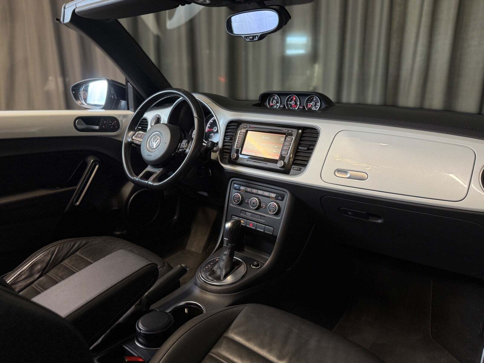 Hvid VW The Beetle fra 2014