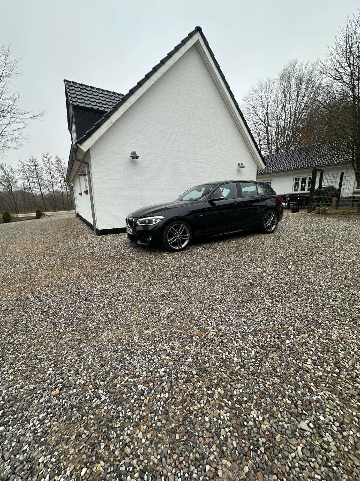 Sort BMW 118i fra 2019