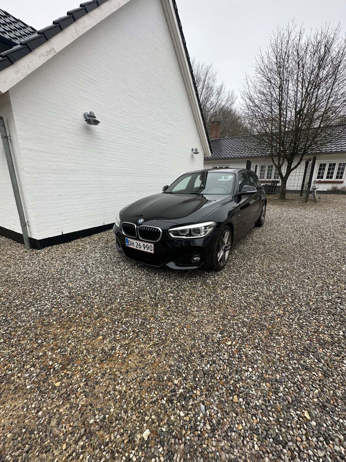 Sort BMW 118i fra 2019