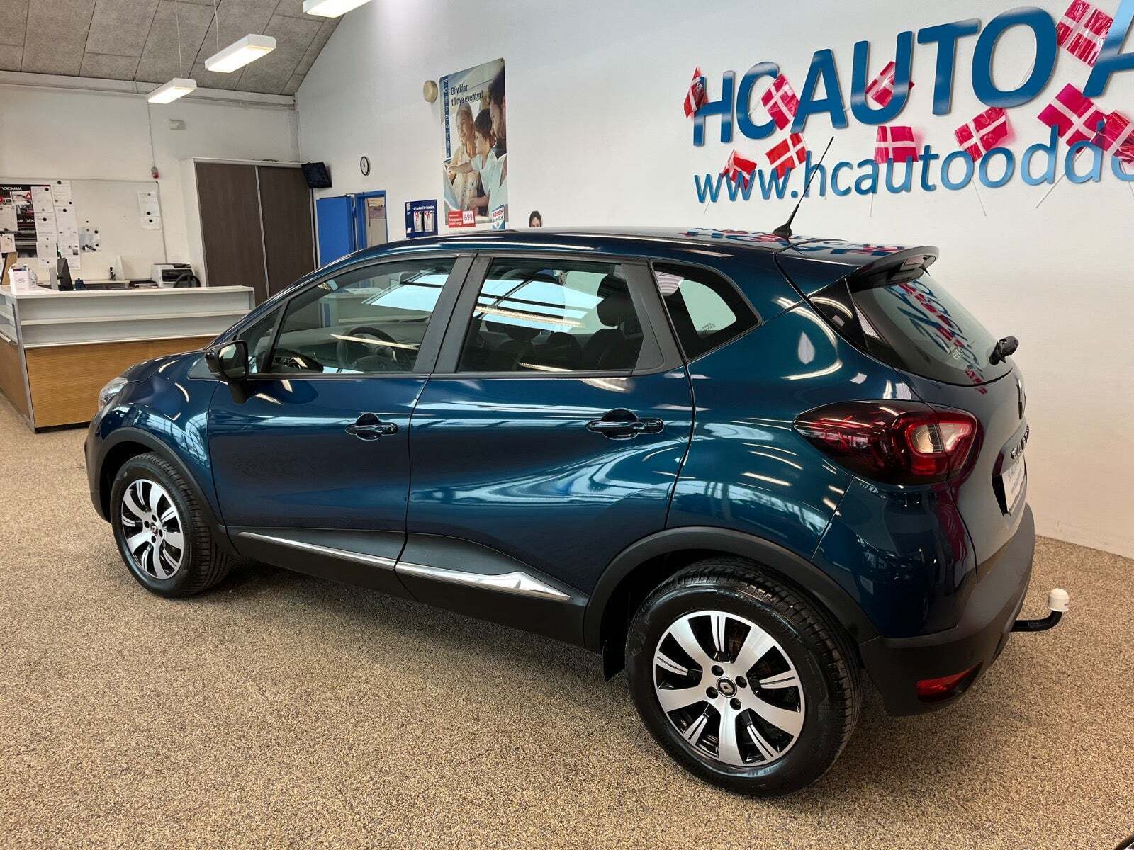 Blå Renault Captur fra 2019