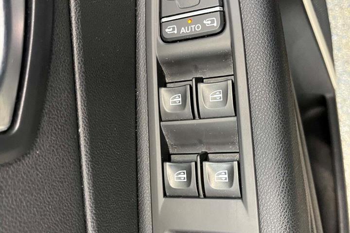 Blå Renault Captur fra 2019