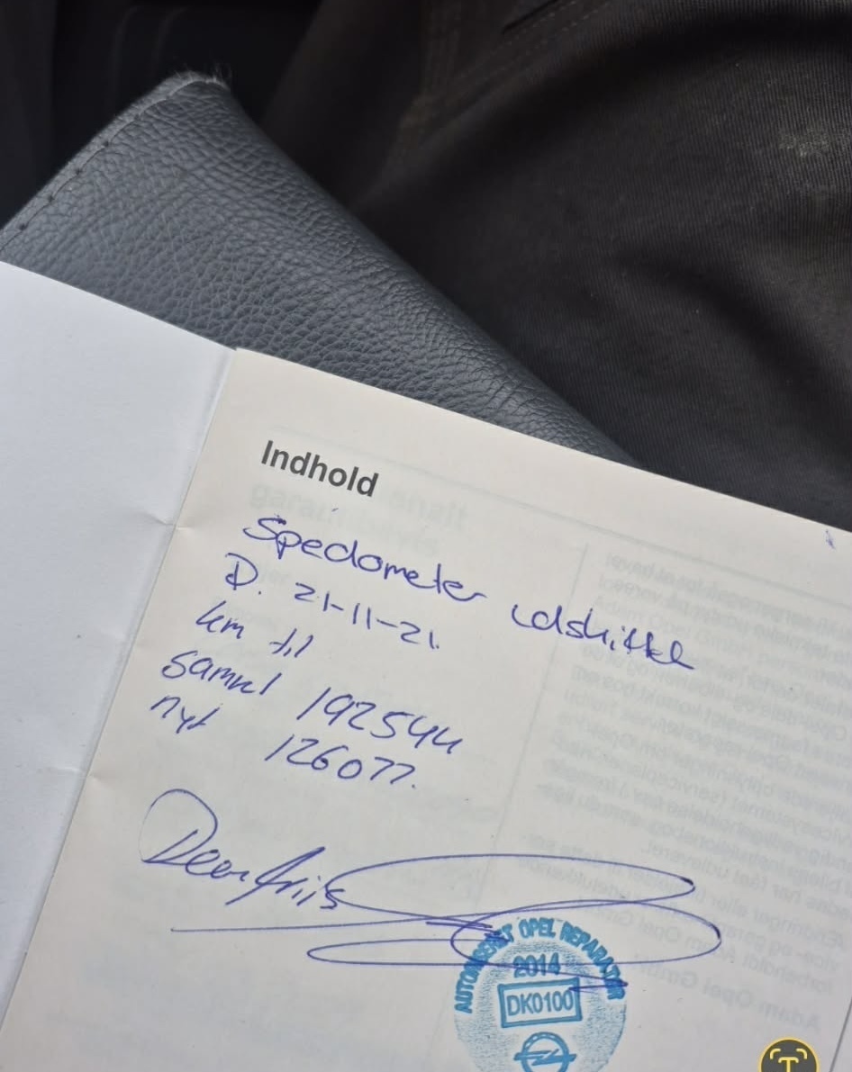 Sølv Opel Corsa fra 2009