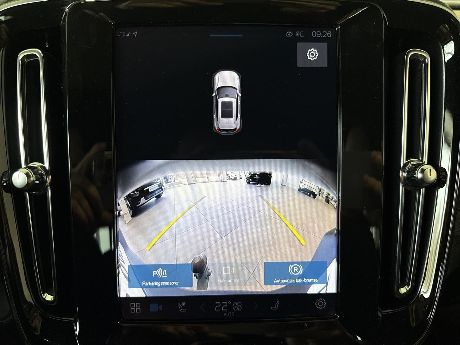 Hvid Volvo XC40 fra 2024