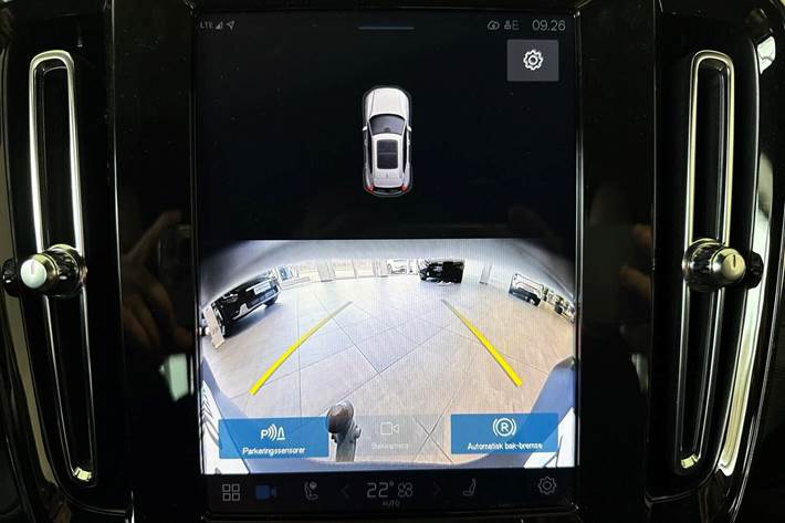 Hvid Volvo XC40 fra 2024