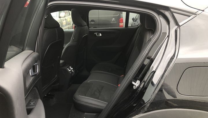 Sort Volvo C40 fra 2023