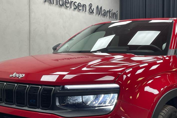 Rød Jeep Avenger fra 2024