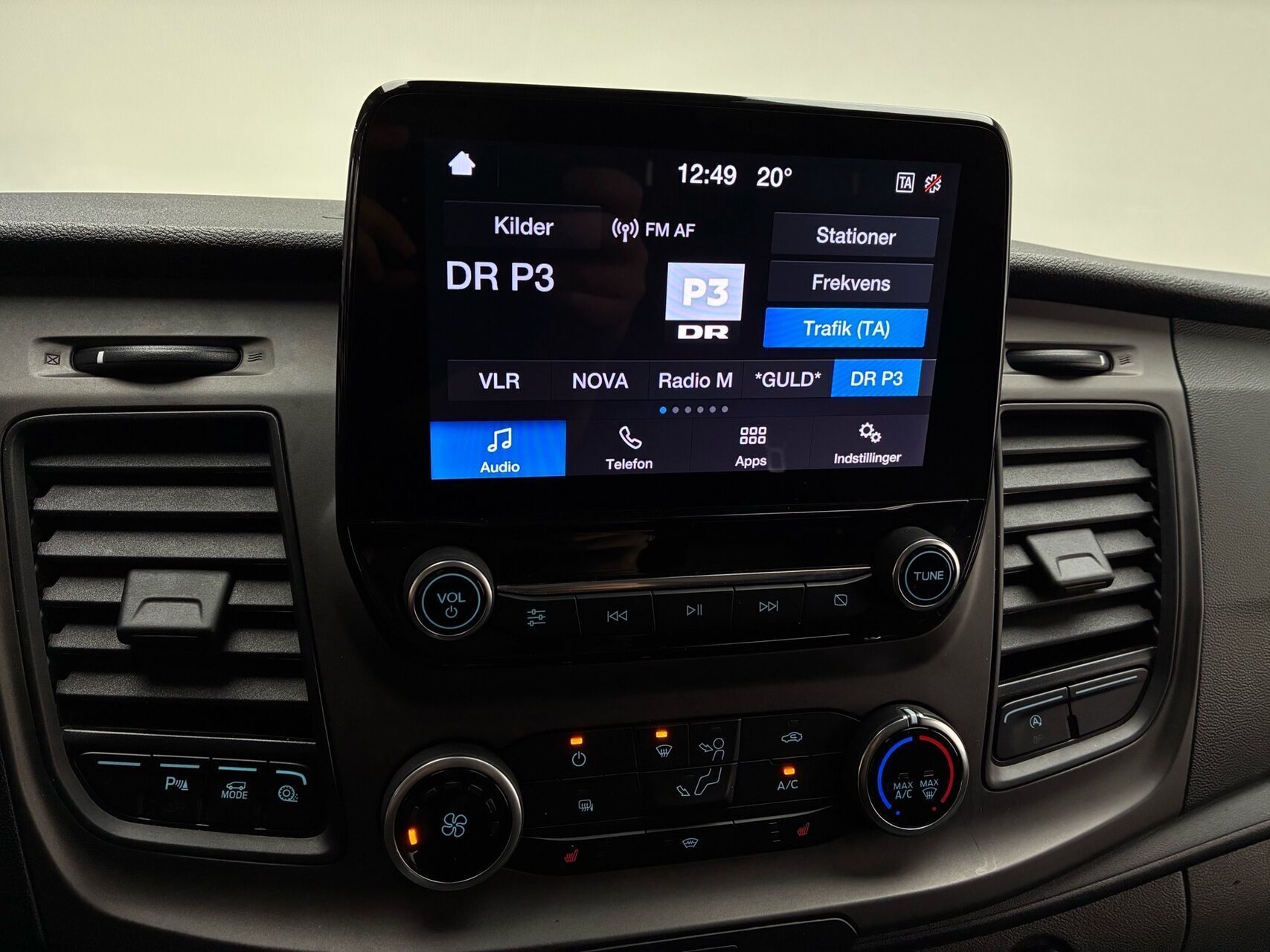 Hvid Ford Transit Custom fra 2021