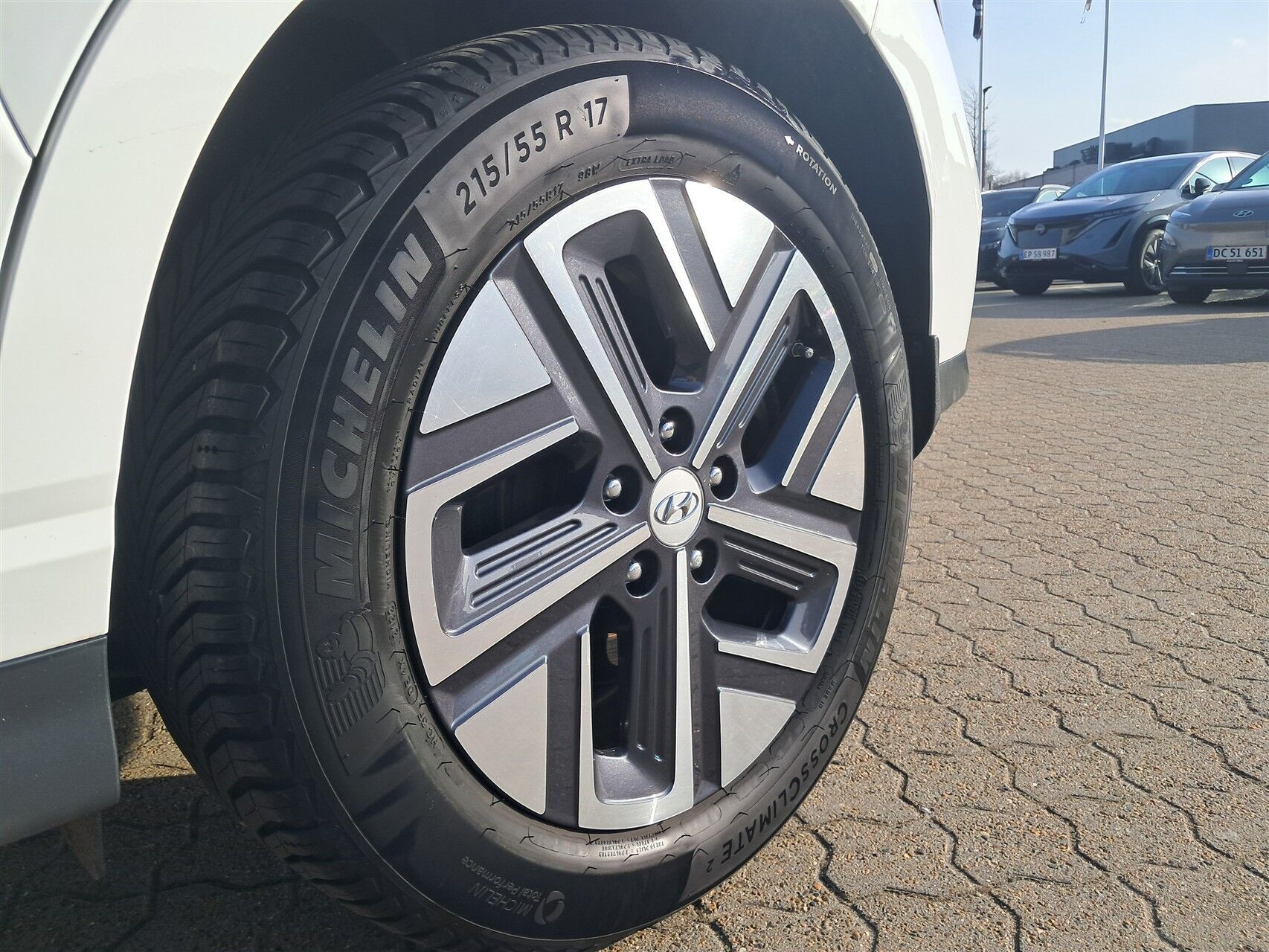 Hvid Hyundai Kona fra 2022