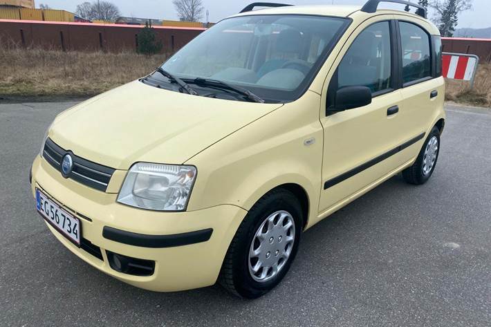 Gul Fiat Panda fra 2006