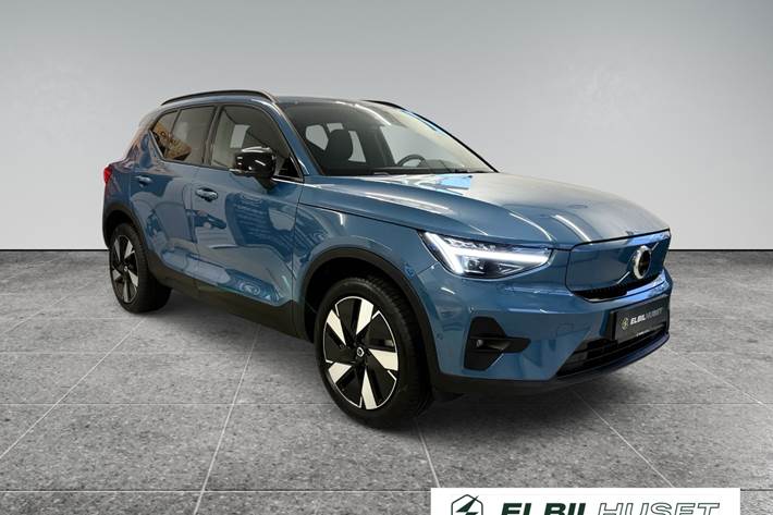 Blå Volvo EX40 fra 2025
