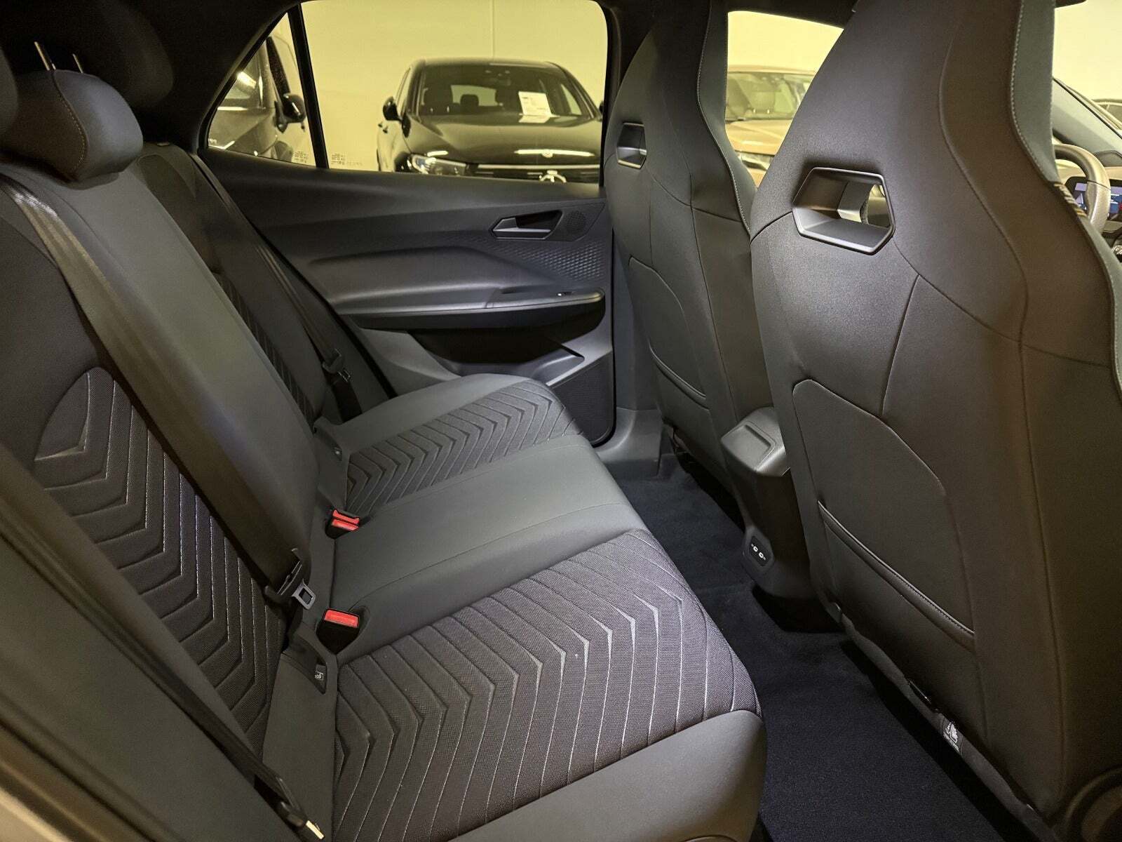 Grå Cupra Born fra 2024