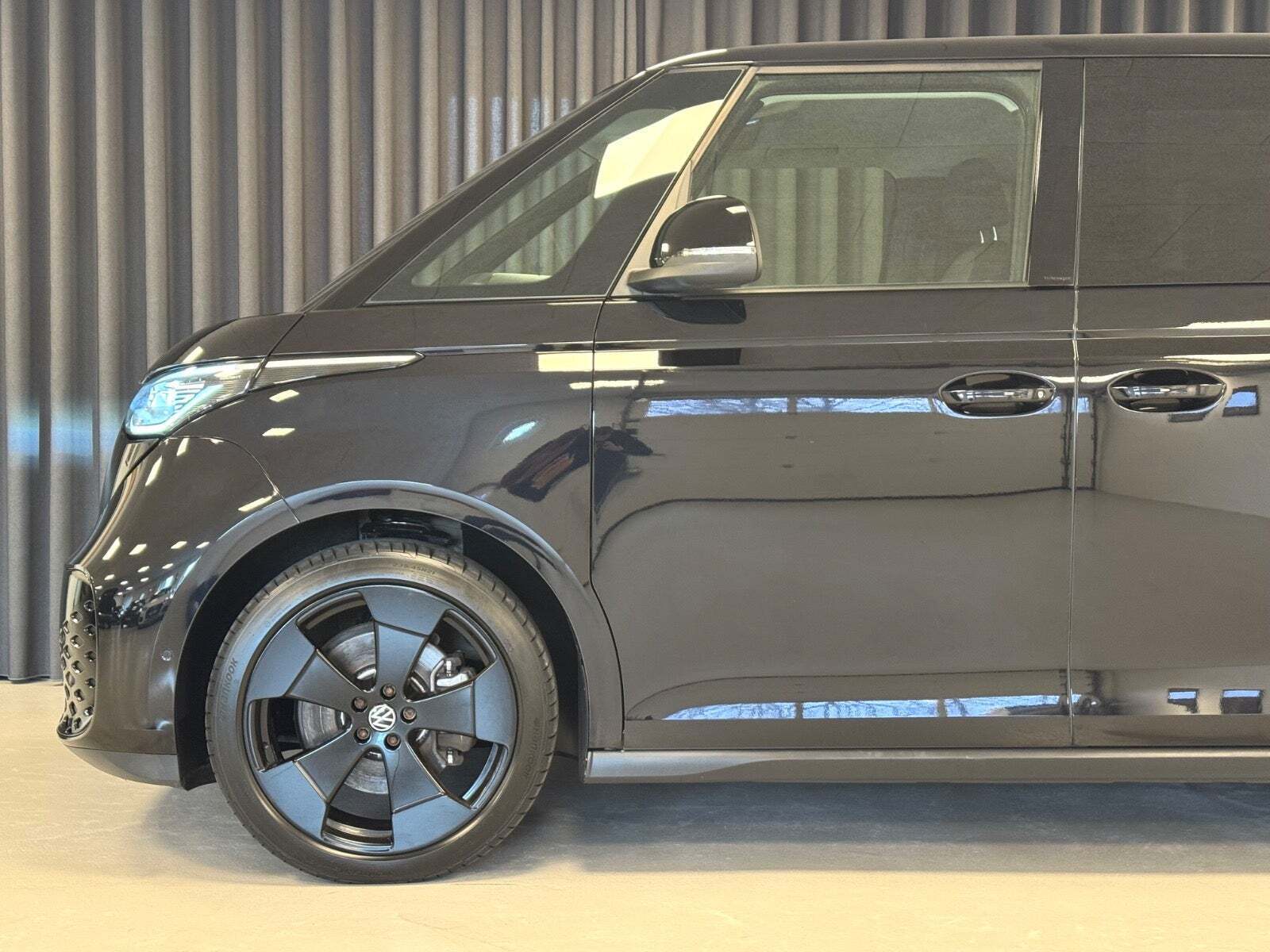 Sort VW ID.Buzz fra 2023