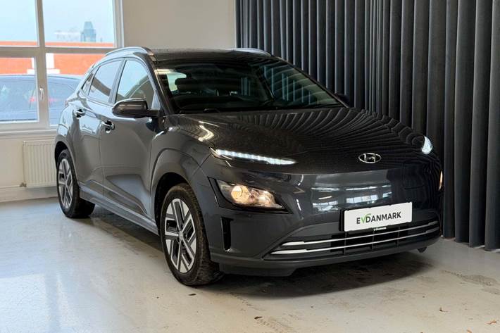 Grå Hyundai Kona fra 2022