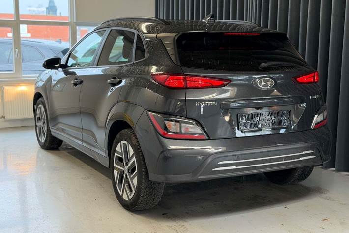 Grå Hyundai Kona fra 2022