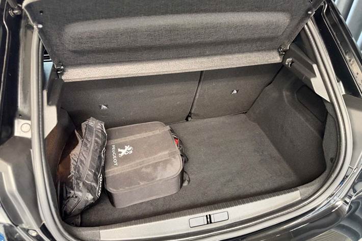 Sort Peugeot e-208 fra 2021