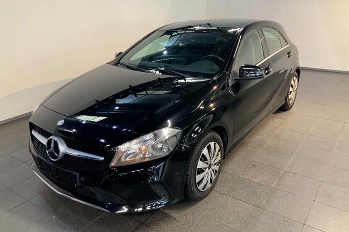 Sort Mercedes A180 d fra 2016