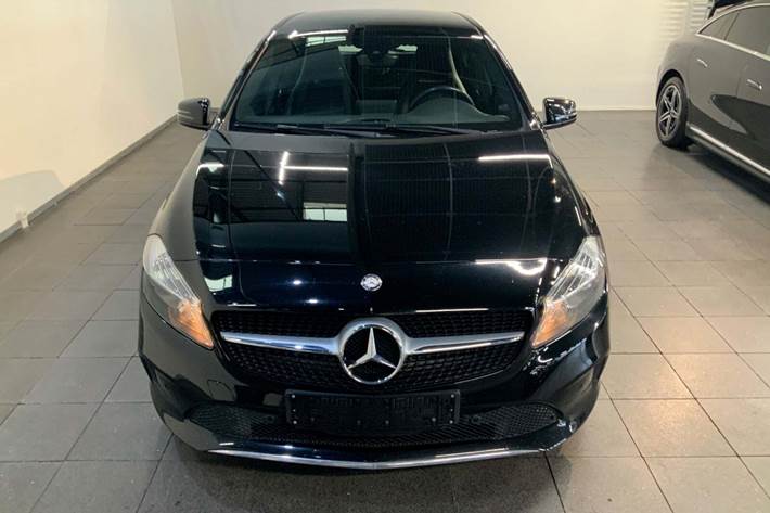 Sort Mercedes A180 d fra 2016