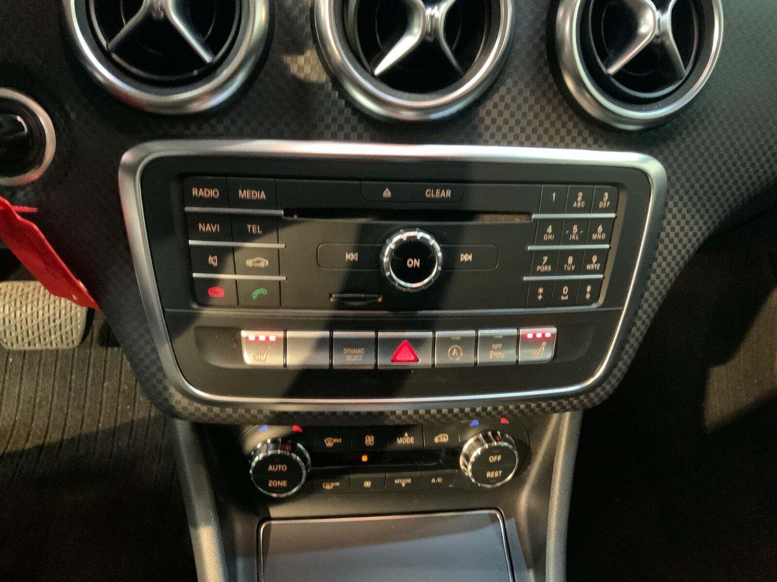 Sort Mercedes A180 d fra 2016