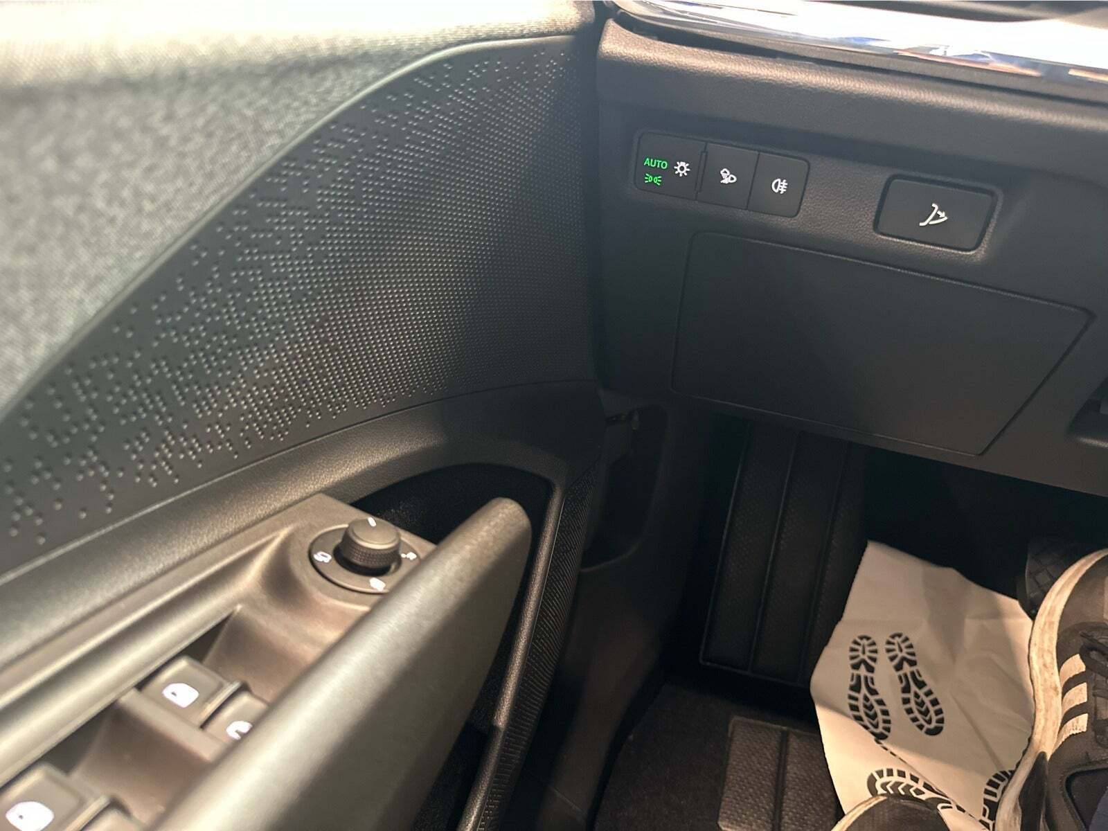 Blå Skoda Enyaq fra 2021