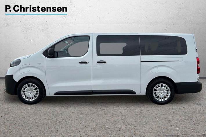 Hvid Toyota Proace Verso fra 2025