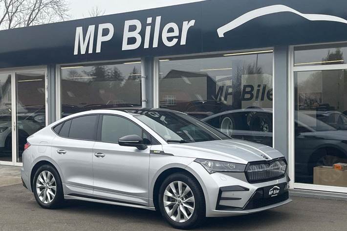 Sølv Skoda Enyaq fra 2023 set udefra