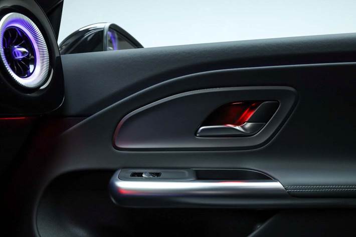 Sort Mercedes CLA250+ fra 2025