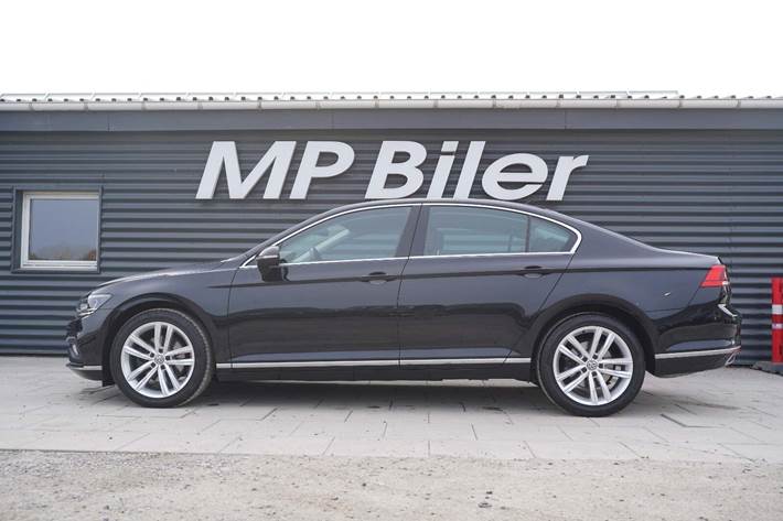 Sort VW Passat fra 2020