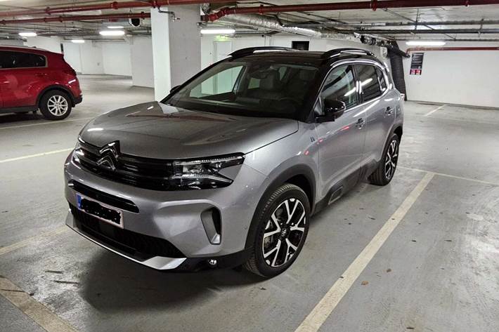 Grå Citroën C5 Aircross fra 2023 set udefra